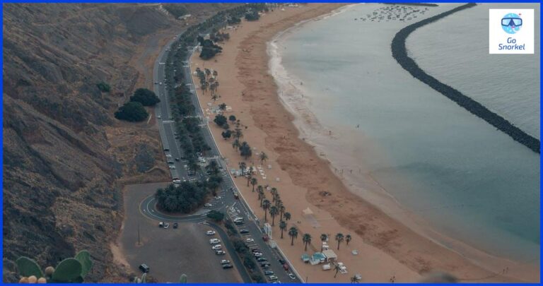 Descubre la belleza de Playa de Guigui en Barco