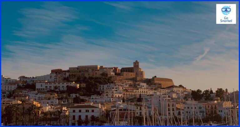 Descubre las mejores calas para practicar snorkel en Ibiza