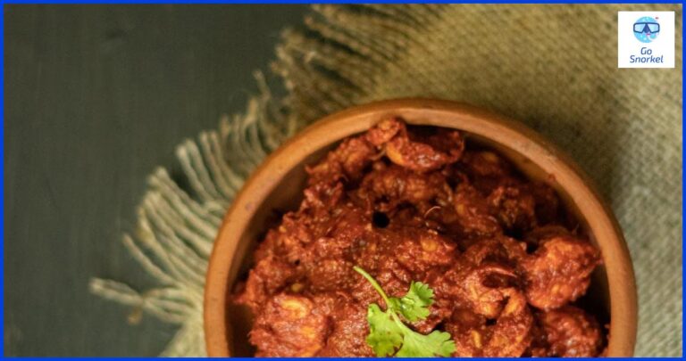 Nadar con plancton: la mágica experiencia que ilumina el mar